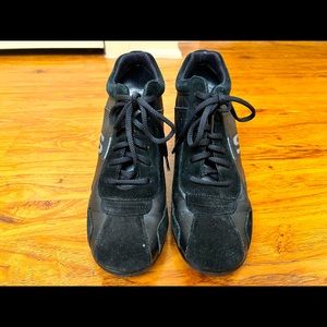 Vintage Sketchers sneaker booties.